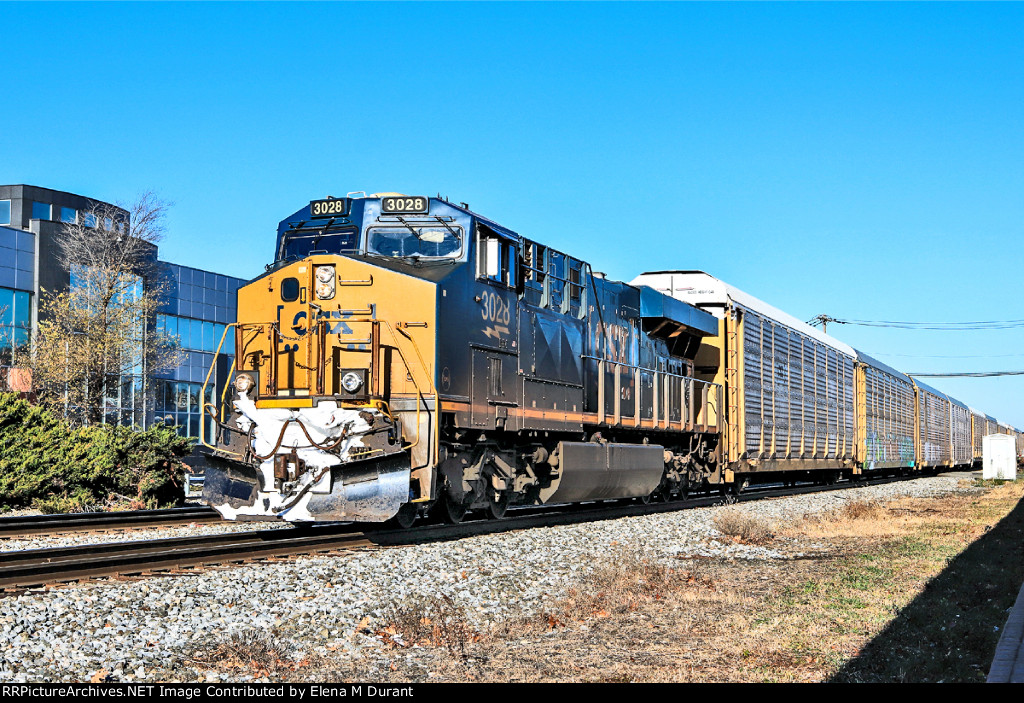 CSX 3028 on M-266